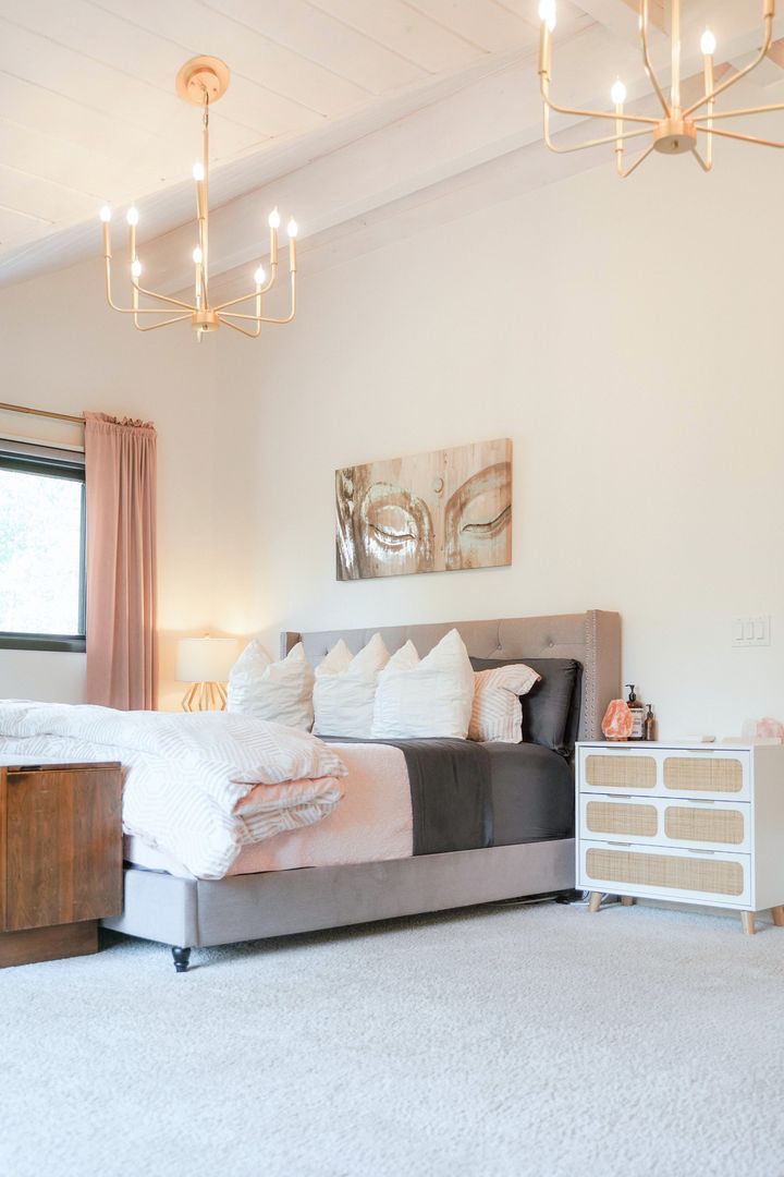 Guest bedroom